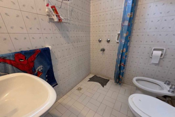 Muy linda casa B° José Muñoz 4 dormitorios, 4 baños, amplio parque