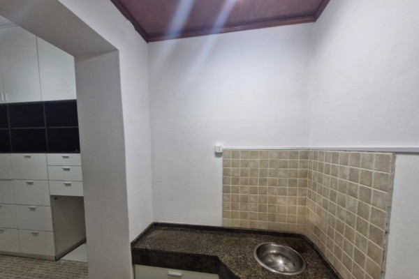 Amplio Local Sobre Colectora Av. San Martin ex Inmobiliaria Picatto