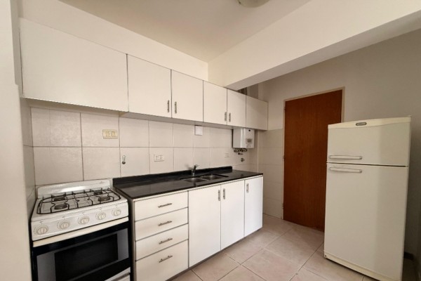 DEPARTAMENTO 1 DORMITORIO ALQUILER ANUAL - Calle Los Artesanos CENTRO