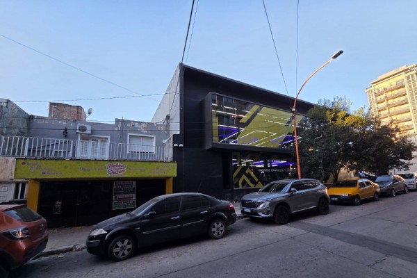 OPORTUNIDAD Amplio Local pleno centro de Carlos Paz