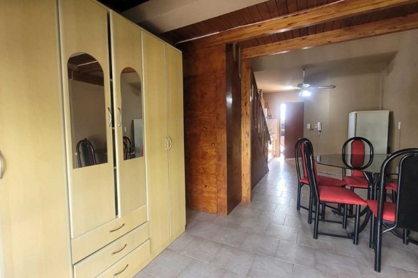 Muy lindo Duplex 1 dormitorio, con balcón terraza frente a la costanera Oeste, a pocos mentros del puente central