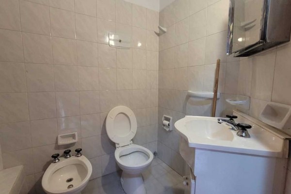 Muy lindo Duplex 1 dormitorio, con balcón terraza frente a la costanera Oeste, a pocos mentros del puente central