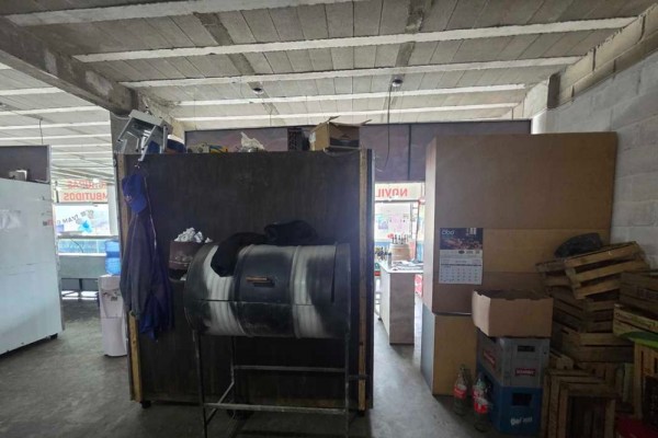 Local 15m2 en Villa del Lago sobre colectora ideal carniceria